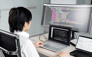 射洪 ,php声明和调用变量的符号是什么？